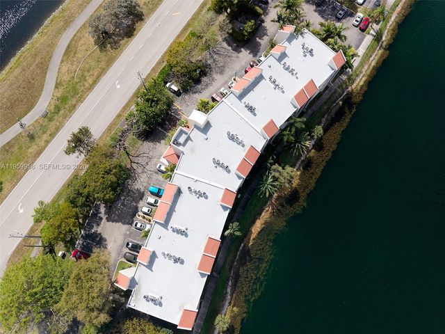 116 Lake Emerald Dr 408, Oakland Park, FL 33309