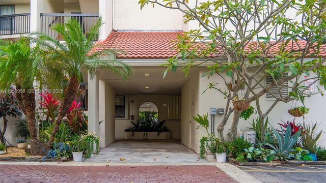 116 Lake Emerald Dr 408, Oakland Park, FL 33309