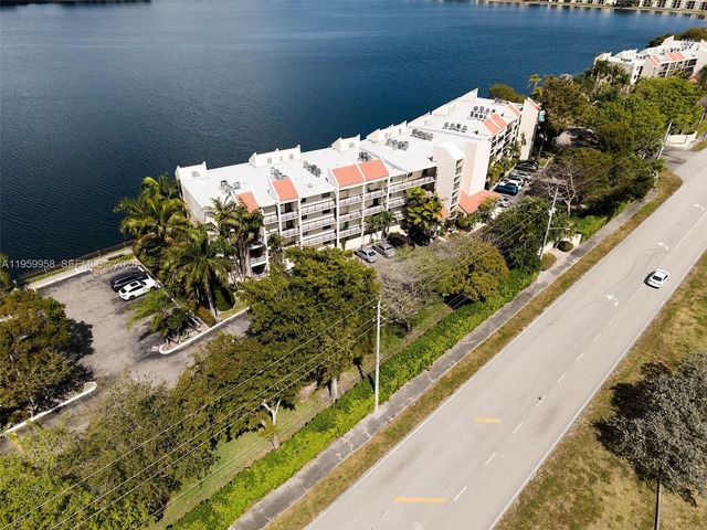 116 Lake Emerald Dr 408, Oakland Park, FL 33309