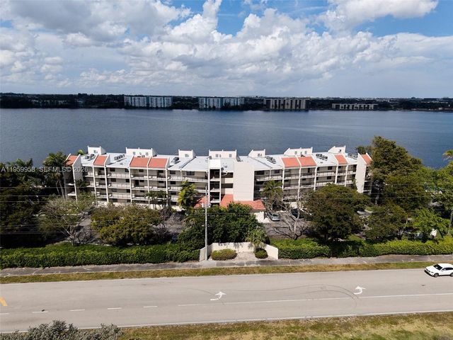116 Lake Emerald Dr 408, Oakland Park, FL 33309