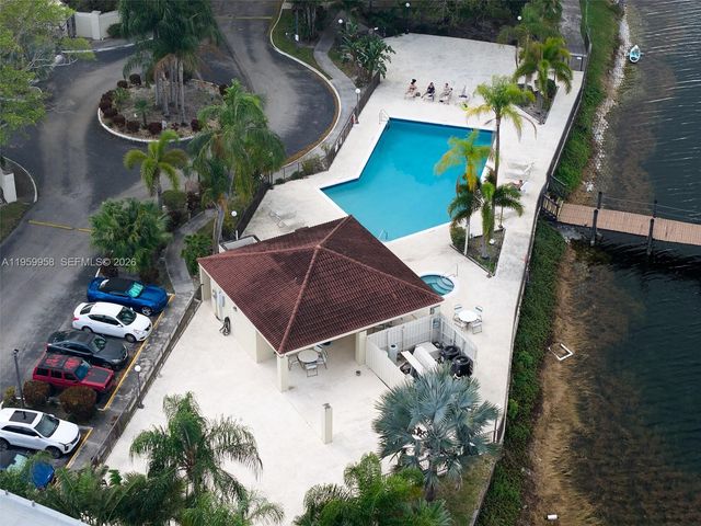 116 Lake Emerald Dr 408, Oakland Park, FL 33309