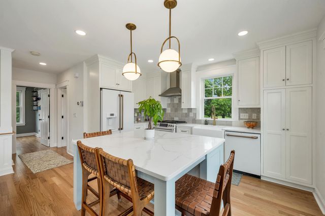 8 Heaphy Lane, Dover, NH 03820