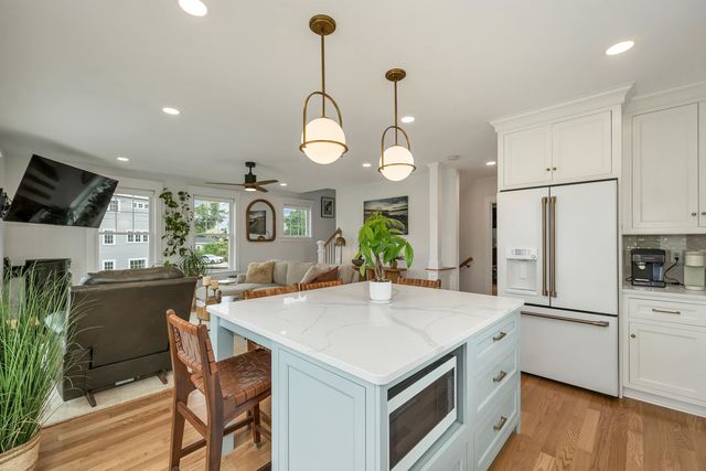 8 Heaphy Lane, Dover, NH 03820