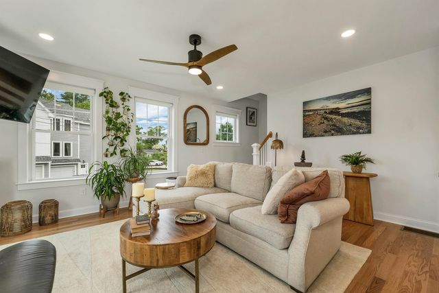 8 Heaphy Lane, Dover, NH 03820