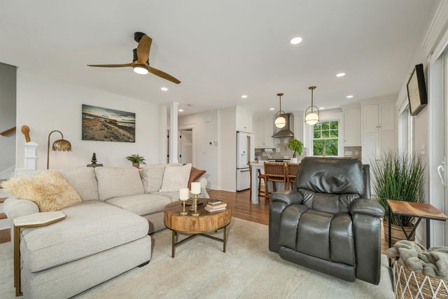 8 Heaphy Lane, Dover, NH 03820