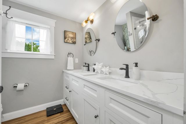 8 Heaphy Lane, Dover, NH 03820