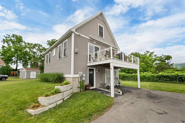 8 Heaphy Lane, Dover, NH 03820