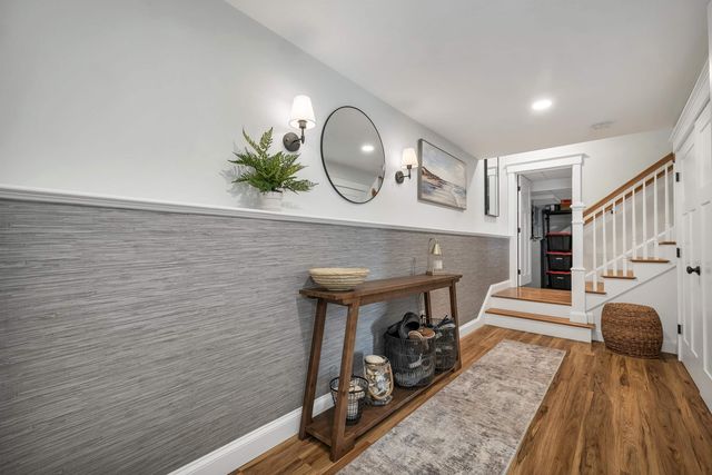 8 Heaphy Lane, Dover, NH 03820