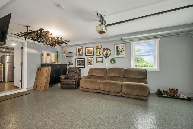 8 Heaphy Lane, Dover, NH 03820