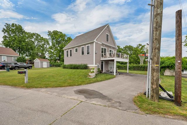 8 Heaphy Lane, Dover, NH 03820
