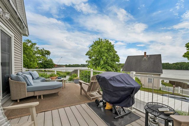 8 Heaphy Lane, Dover, NH 03820