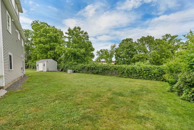 8 Heaphy Lane, Dover, NH 03820
