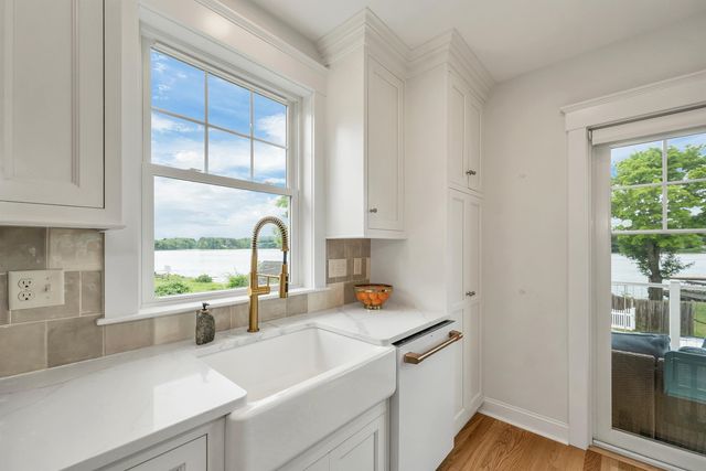 8 Heaphy Lane, Dover, NH 03820