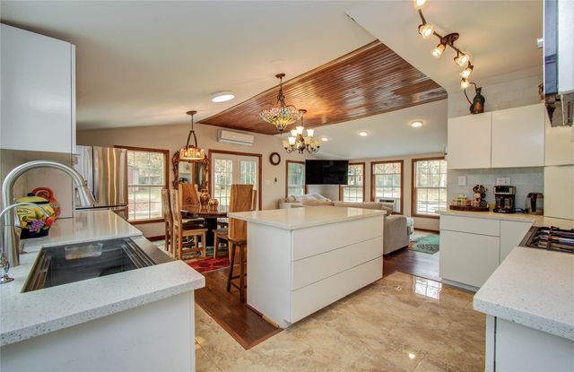 1016 E Capps Road, Livingston, TX 77351