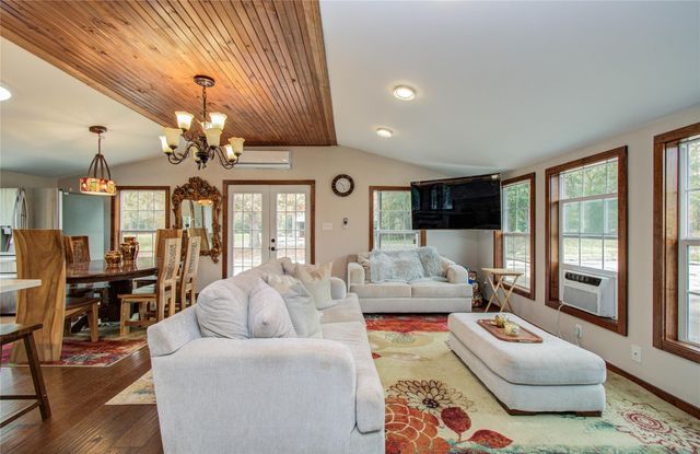 1016 E Capps Road, Livingston, TX 77351