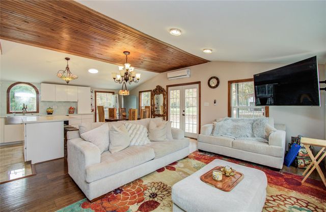 1016 E Capps Road, Livingston, TX 77351