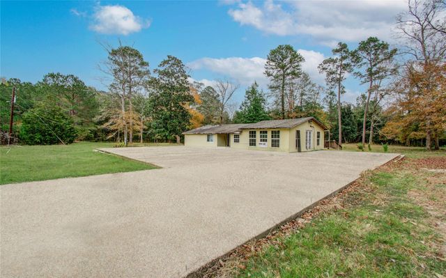 1016 E Capps Road, Livingston, TX 77351