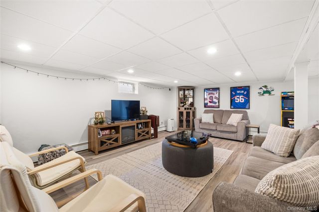219 Venetian Boulevard, Lindenhurst, NY 11757