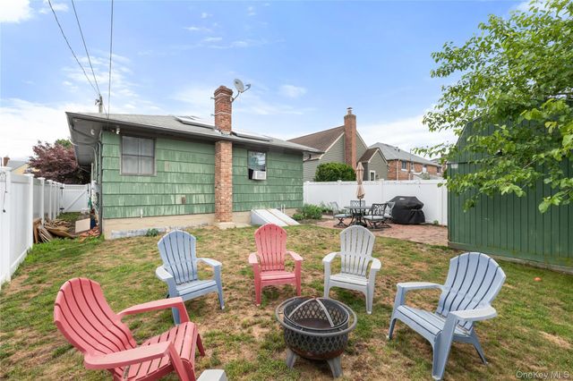219 Venetian Boulevard, Lindenhurst, NY 11757
