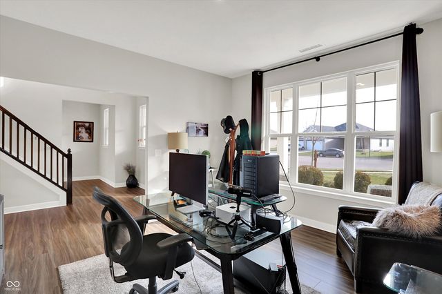 2724 Daisy Court, Columbus, IN 47201