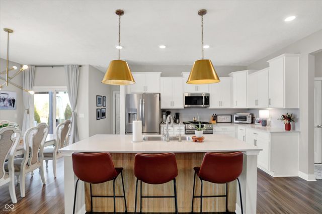 2724 Daisy Court, Columbus, IN 47201