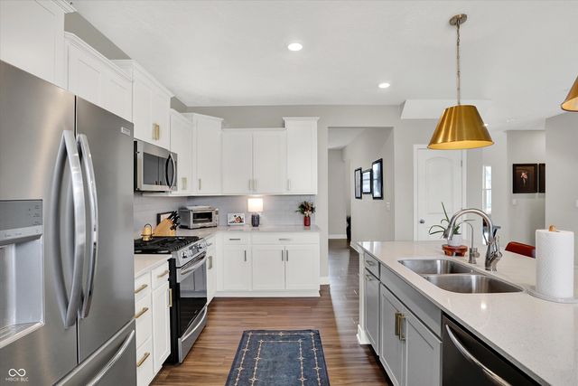 2724 Daisy Court, Columbus, IN 47201