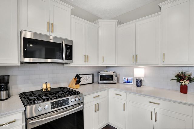 2724 Daisy Court, Columbus, IN 47201