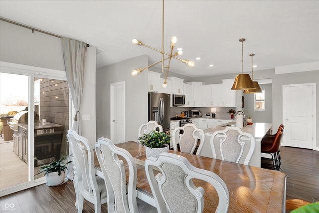 2724 Daisy Court, Columbus, IN 47201