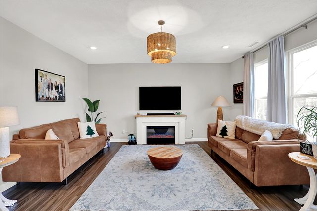 2724 Daisy Court, Columbus, IN 47201