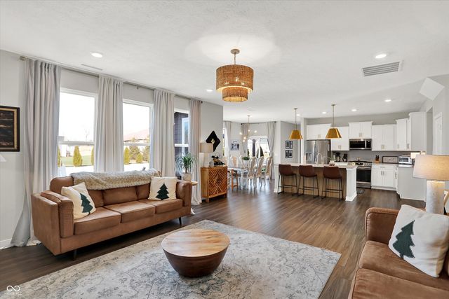 2724 Daisy Court, Columbus, IN 47201