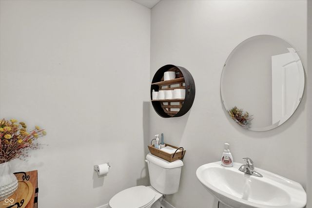 2724 Daisy Court, Columbus, IN 47201