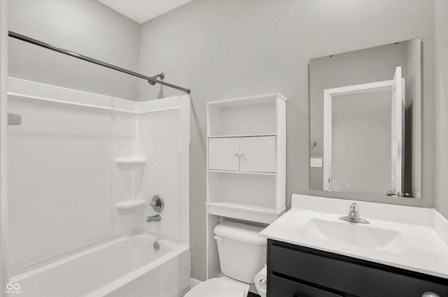 2724 Daisy Court, Columbus, IN 47201