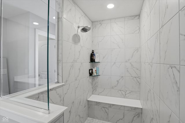 2724 Daisy Court, Columbus, IN 47201