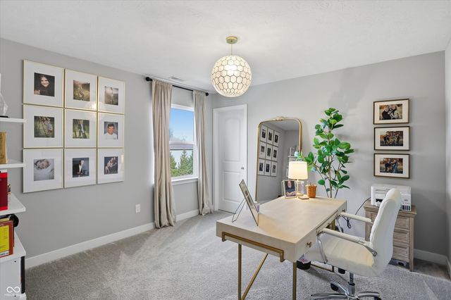 2724 Daisy Court, Columbus, IN 47201