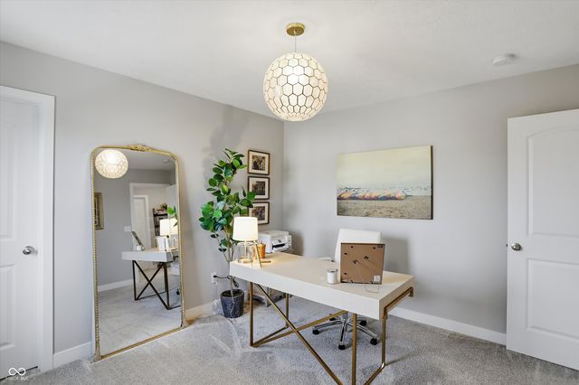 2724 Daisy Court, Columbus, IN 47201