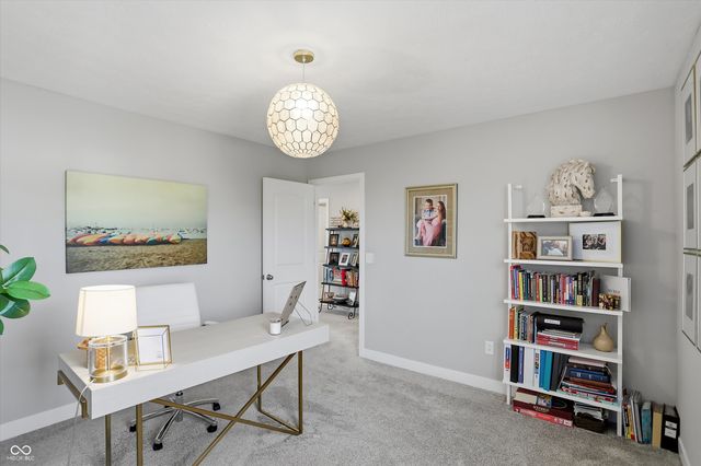 2724 Daisy Court, Columbus, IN 47201