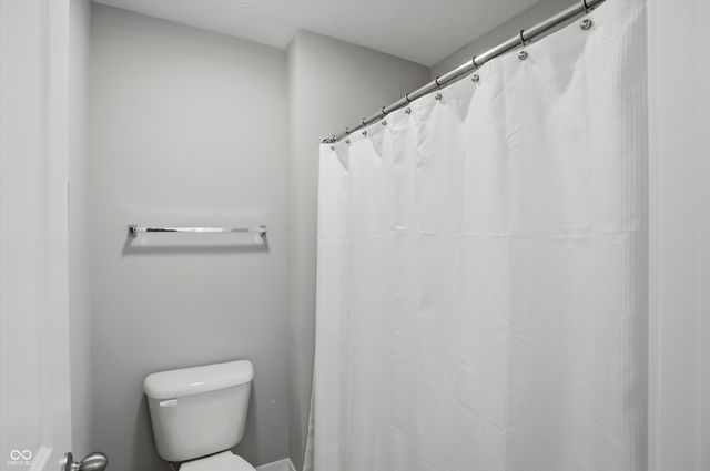 2724 Daisy Court, Columbus, IN 47201