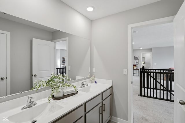 2724 Daisy Court, Columbus, IN 47201