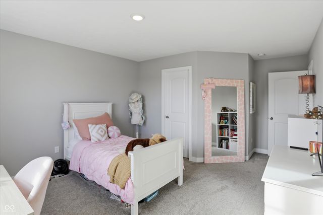 2724 Daisy Court, Columbus, IN 47201