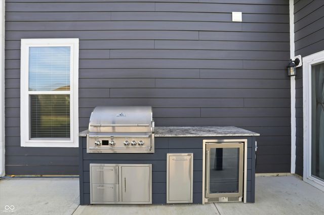 2724 Daisy Court, Columbus, IN 47201