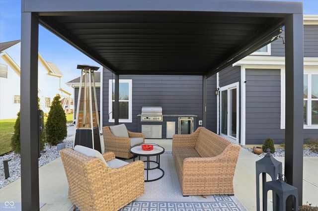 2724 Daisy Court, Columbus, IN 47201