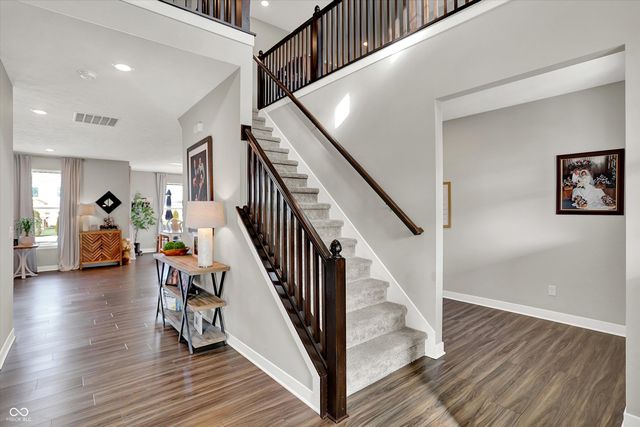 2724 Daisy Court, Columbus, IN 47201