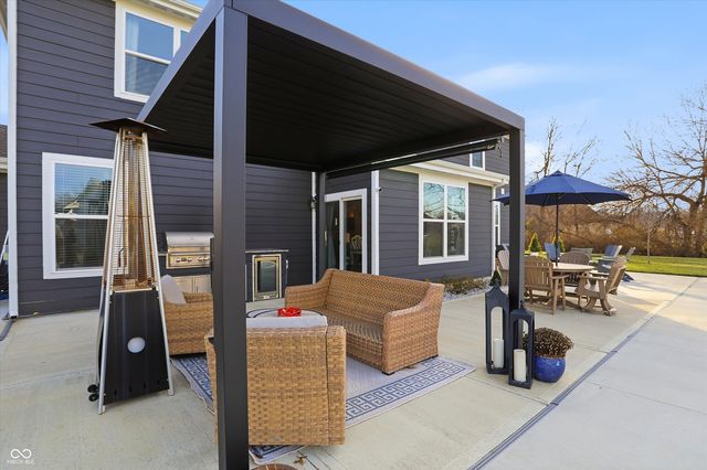 2724 Daisy Court, Columbus, IN 47201