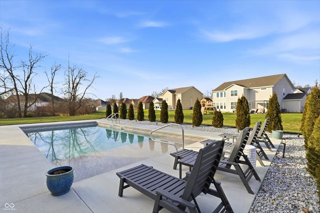 2724 Daisy Court, Columbus, IN 47201