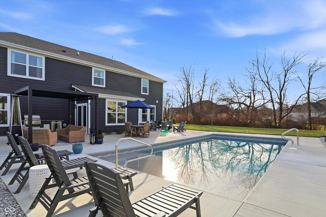 2724 Daisy Court, Columbus, IN 47201