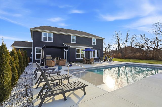 2724 Daisy Court, Columbus, IN 47201