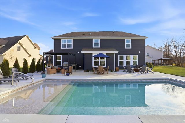 2724 Daisy Court, Columbus, IN 47201