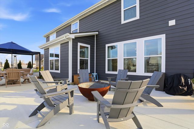 2724 Daisy Court, Columbus, IN 47201