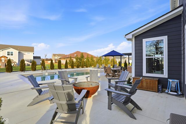 2724 Daisy Court, Columbus, IN 47201