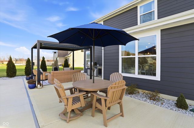 2724 Daisy Court, Columbus, IN 47201